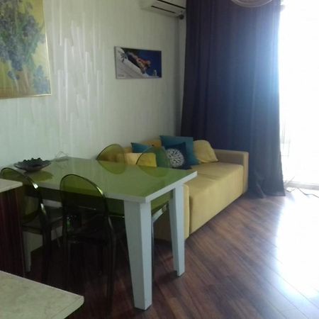 Apartment On Kobaladze Str 2 Batumi Exterior photo