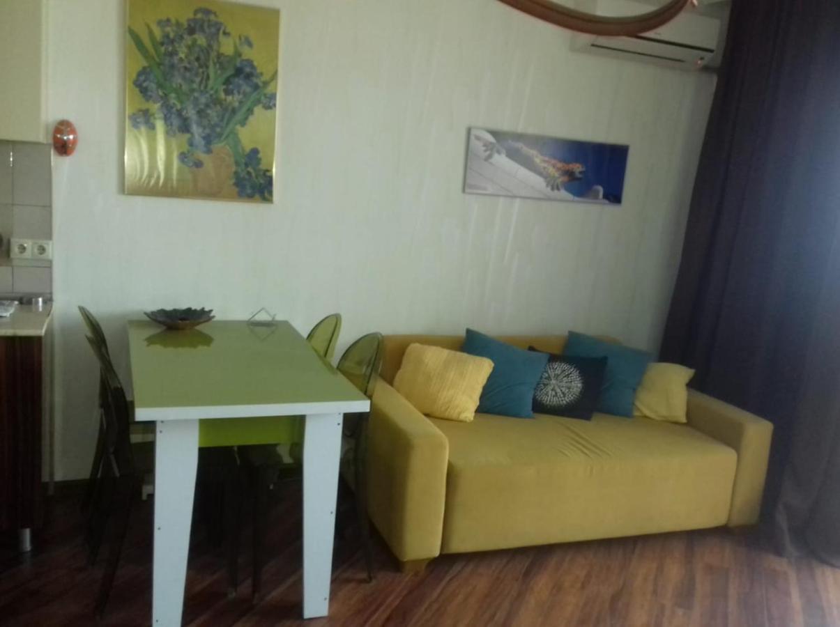 Apartment On Kobaladze Str 2 Batumi Exterior photo