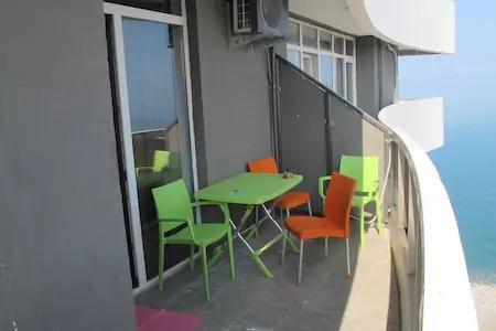 Apartment On Kobaladze Str 2 Batumi Exterior photo